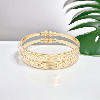 Gold Tone Engraved Detail Bangle Bracelet Set