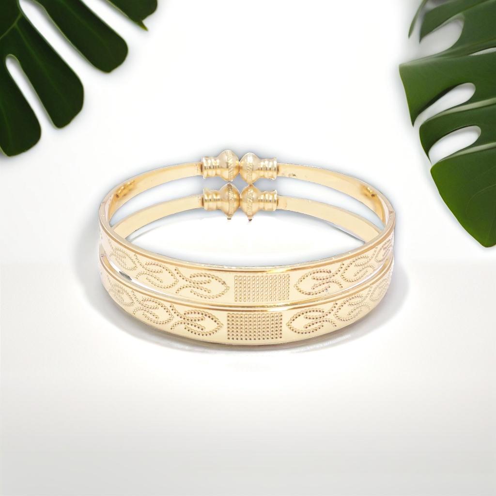 Gold Tone Engraved Detail Bangle Bracelet Set