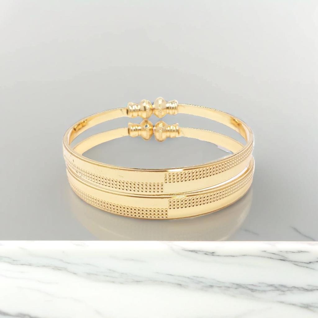 Gold Tone Design Bangle Bracelet Set