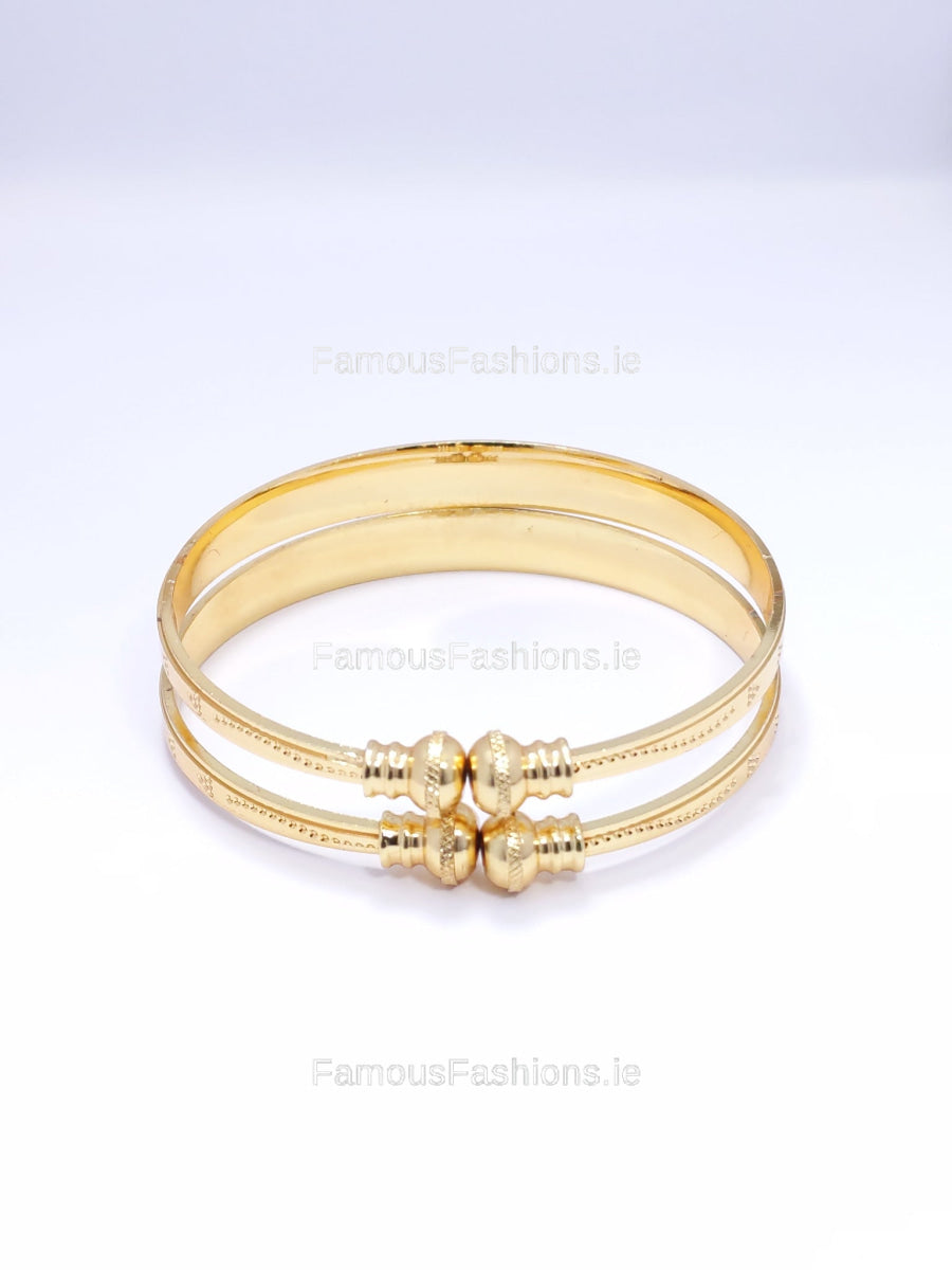 Gold Tone Engraved Detail Bangle Bracelet Set