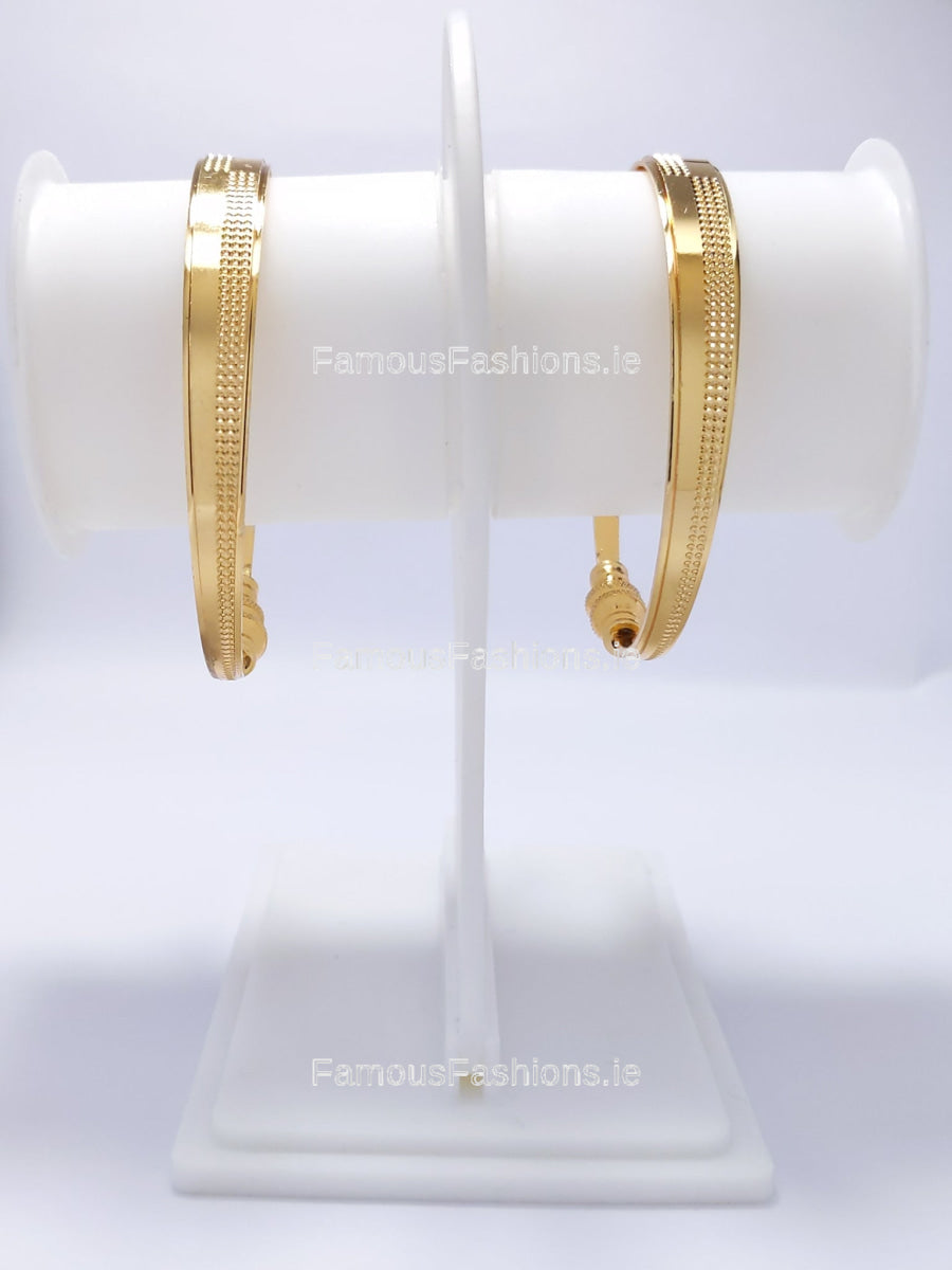 Gold Tone Engraved Detail Bangle Bracelet Set